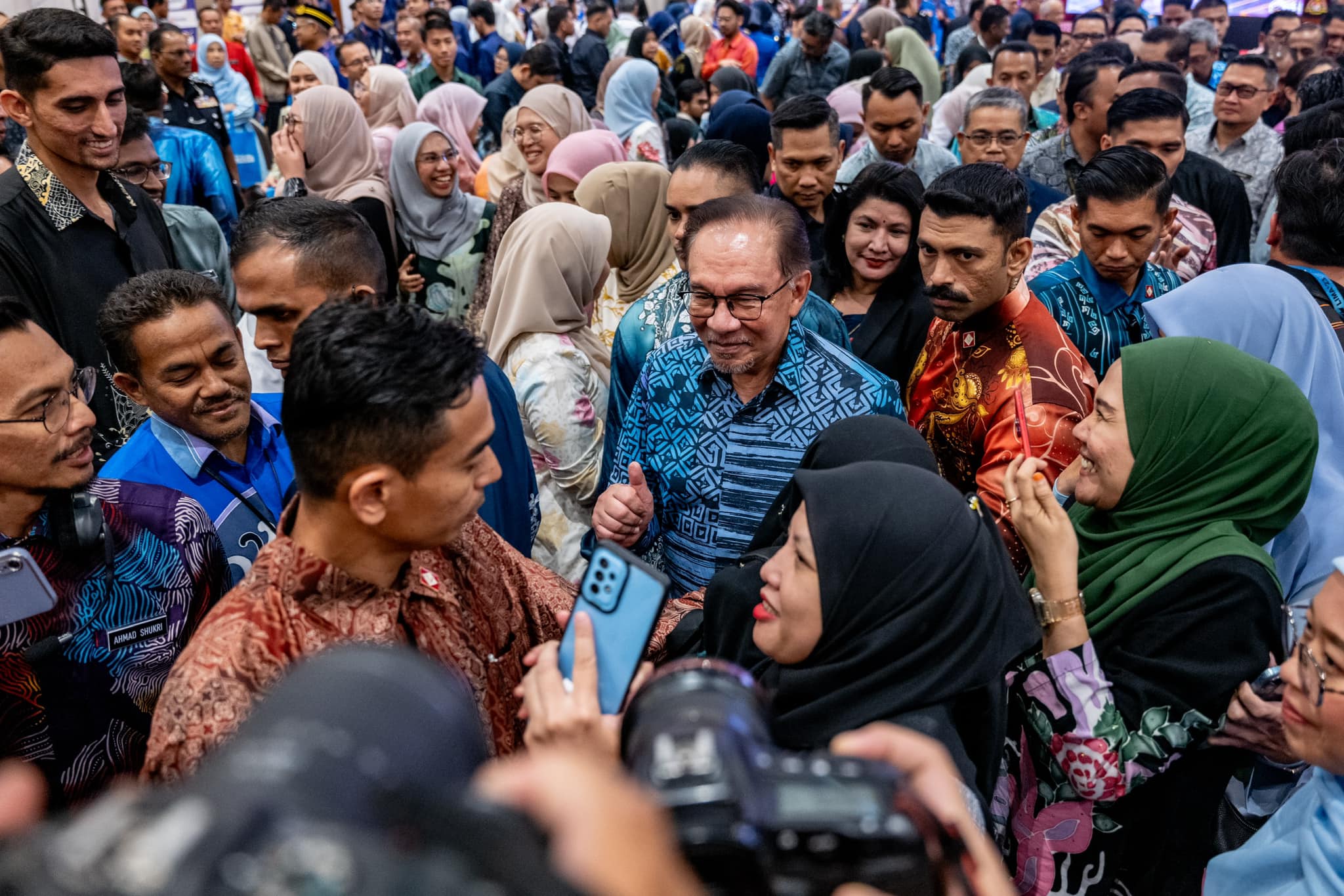 Kenaikan gaji penjawat awam 7 dan 15 mulai 1 Disember BBC PORTAL